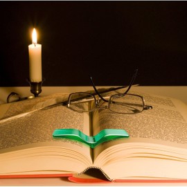 Book Page Holde， Finger Book Holder for Reading in Bed， Thumb Book Page Holders for Reading， Book Opener， Book Accessories，Book Accessories for Book Lovers