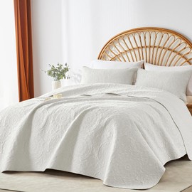 WURUIBO Cream White Quilt Set King/Cal King Size, Embossing Microfiber Bedspreads with Pillow Sham, Ligthweight Breathable Thin Coverlet, Reversible Bedding Set for All Season (1 Quilt,2 Pillow Shams)