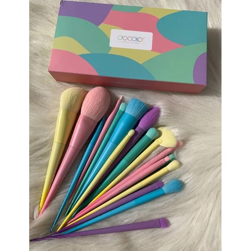 Dreaming Of Unicorns - Set De 17 Brochas Maquillaje Docolor
