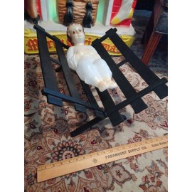 General Vtg General Foam Nativity Bed Cradl  20" X 16" X 10" Tall  "NO Jesus"