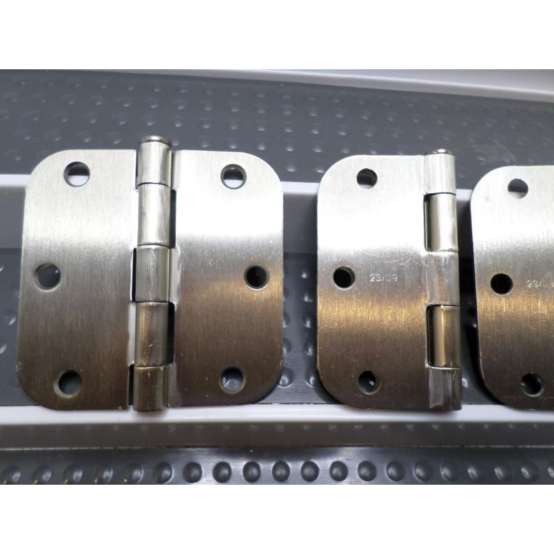 Evermark Satin Nickel 3.5" X 3.5" with 5/8" Radius Door