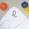 Azeeda 'Leo Zodiac Symbol' Baby Hooded Towel (HT00026249)