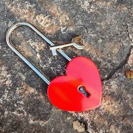 Namsan Tower Red Heart Love Padlock with Long Shackle Key