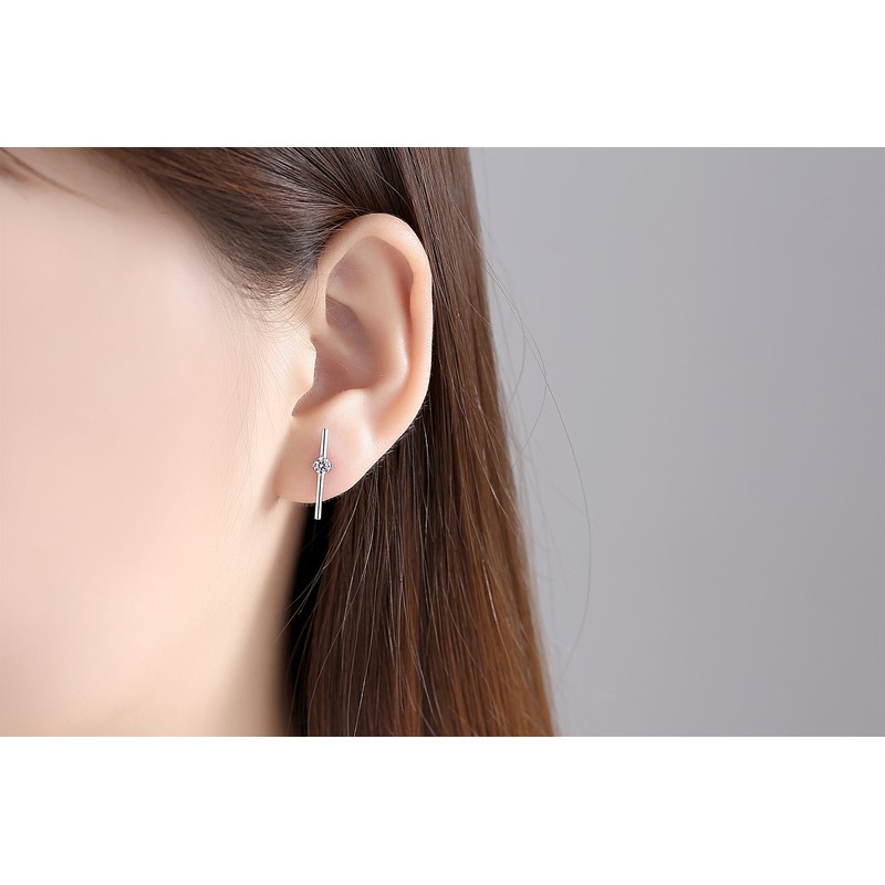 GemShadow Unisex 925 Sterling Silver Cubic Zirconia Asymmetric Stud Earrings