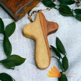 Wooden cross for Christian Jesus Prayer HandHeld Natural 3.5" Inch Portable Wooden cross With Pouch and Gift Box christian gifts for Men & Womens pocket cross.