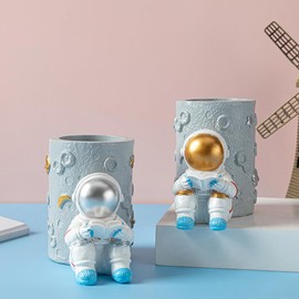 AOKWAWALIY Pen Holder for Kids, Crafts, Pen Cup, Desk Accessories, Pen Organiser, Pen Container, Astronaut Organiser, Table Decoration, Spaceman, Pen Holder, Pencil Case,