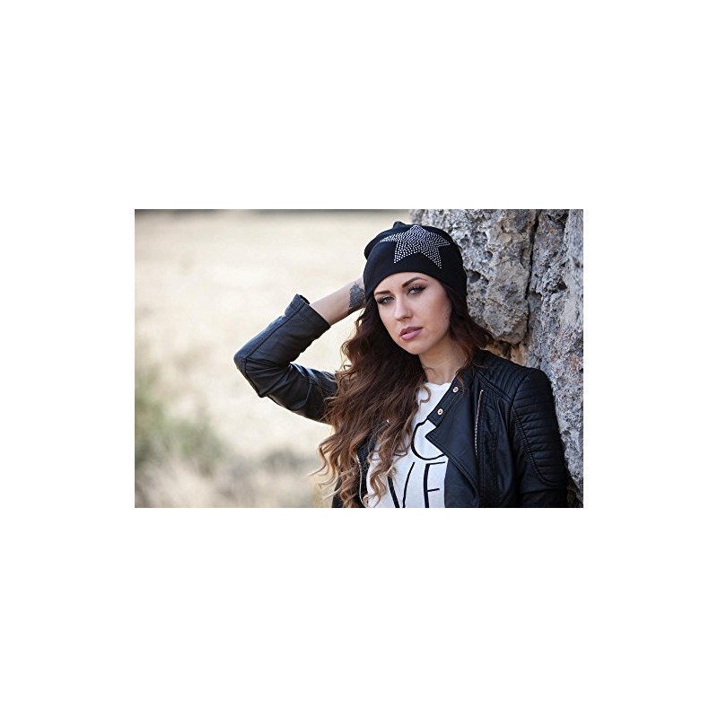 styleBREAKER Classic Unisex Beanie Hat with Star Rhinestone Appliqué, Warm
