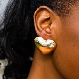 DIOWUS Heart Earrings for Women, Gold Puffy Chunky Heart Earrings Stud Simple Dainty Statement Earrings Trendy Present Teen Girls Jewelry Gifts (Gold)