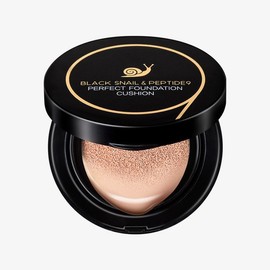 Farmstay Black Snail & Peptide 9 Perfect Foundation Cushion No. 21 Light Beige 15g / 팜스테이 블랙 스네일 앤 펩타이드9 퍼펙트 파운데이션 쿠션 21호 라이트 베이지 15g