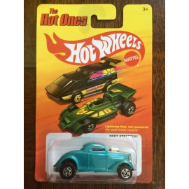 Hot Wheels New Factory Sealed 2011 hot wheels BLUE Ford NEET STREETER THE HOT ONES