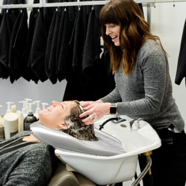 Inflatable Shampoo Bowl, Portable Hair Washing Tray for Bedside and in Bed, Lightweight Shampoo Basin for Elderly, Disabled, Pregnant, Injured, Bedridden, Handicap, Lightweight Hair Washing Sink…