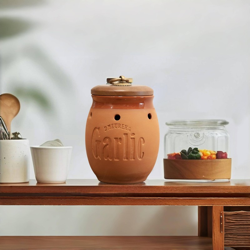 Dheureka Garlic Keeper with Wooden Lid, 19 oz Clay Garlic