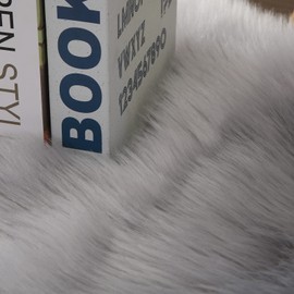 Cumay Faux Lambskin Sheepskin Rug 60 x 90 cm, Imitation Lambskin Rug, Longhair Fur Look, Imitation Wool, Bedside Rug, Sofa Mat, White, grey, 60_x_90_cm