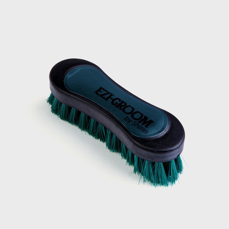Shires 1485 Ezi-Groom Small Grip Face Brush Forest