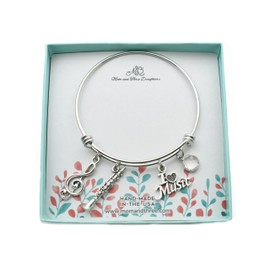 Clarinet Bangle Bracelet in Stainless Steel. Music Student Graduation. Musician Gifts. Clarinet Player. Music Teacher. Marching Band. I Love Music. Band Teacher Gift. Bandmate. Gift for a Clarinetist.