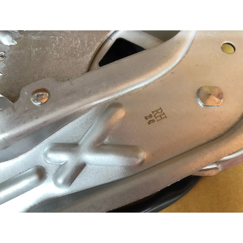 International NAVISTAR INTERNATIONAL TRUCK 508234C93 RIGHT SIDE POWER WINDOW REGULATOR