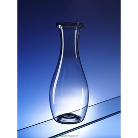 Quality Recyclable PET Plastic Decanter/Carafe 800ml Perfect for Wine with lid.