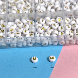 Melius abalorio acrílicas doradas con letras, 1450 abalorio redondas de 4 x 7 mm en caja de 28 rejillas para hacer joyas, pulseras, collares, llaveros, pulseras