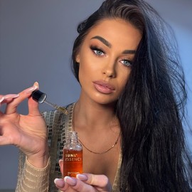 Onyx Sunl'Essence Selbstbr?uner Gesichtstropfen | Br?unungstropfen zum Hinzufgen zu einer Feuchtigkeitscreme | Farbkorrektur Natrlichen Br?unungseffekt | Dunkle Br?une ohne Streifen (Hell/Mitter)