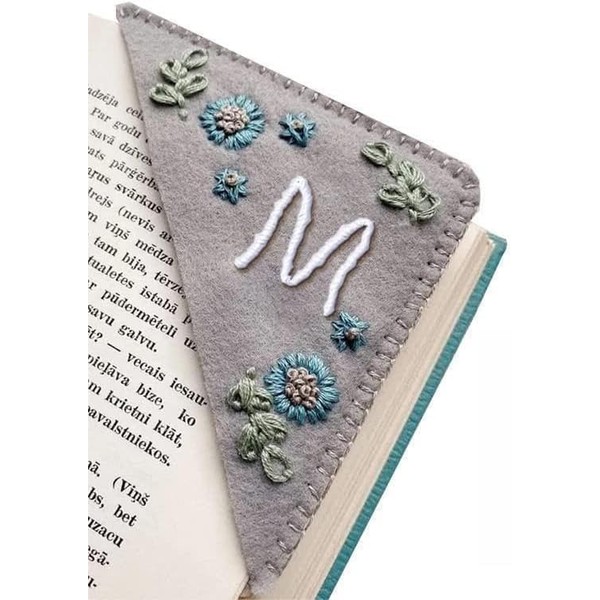 Marcador de esquina bordado a mano con 26 letras, diseño