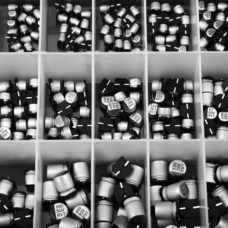 400pcs 24 Values SMD Aluminum Electrolytic Capacitor Assorted Kit 1uF