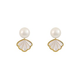 Dmaiy Pearl Shell Earrings Gold plated Baroque Pearl Earring Boho Drop Earrings Jewelry for Party Wedding Prom Birthday (White Scallop)