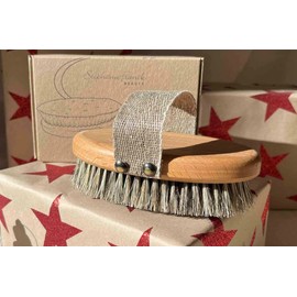 Stephanie Franck Beauty - Dry Brushing Body Brush - Body Dry Massage Brush Made of Tampico Fibre, Horsehair and Beech Wood FSC Certified - Exfoliating and Firm Skin - Plastic-Free - Made in Germany