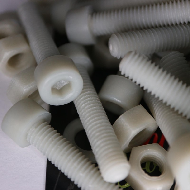 20 x Glass Filled Reinforced, Super Nylon Socket Head, M8