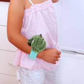 Toyvian Plush Slap Bracelets 4pcs Stuffed Animal Huggers Dog Squirrel Dinosaur Shark Animal Slap Wrist Band for Christmas Party Fillers New Year Party Favors