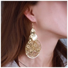 Erimberate Bohemia Filigree Chandelier Earrings Gold Water Drop Filigree Earrings Oval Hollow Flower Dangle Earrings Hollow Teardrop Chandelier Hook Earrings Jewelry for Women and Girls Gifts
