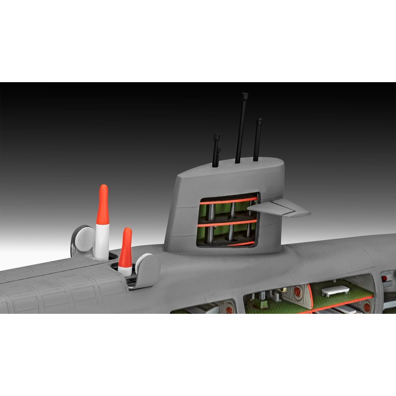Revell 05185 S.S.B. 1:253 Scale Abraham Lincoln with Interior Trim