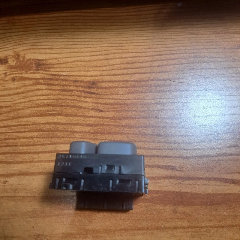 GMC 2004-2005 Cadilac Driver Seat HeaDriver Seat Heater Switch (Dark