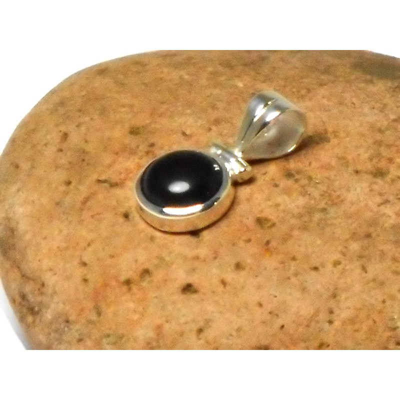 Art Gecko Small Round Black Onyx Pendant 925 Sterling Silver