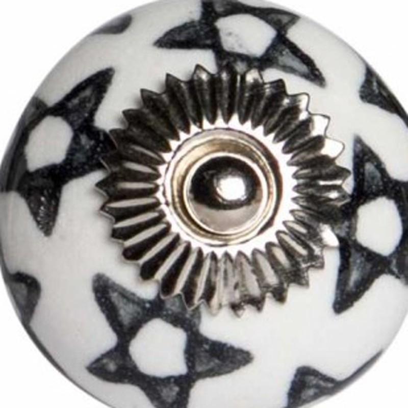 Homeroots 1.5" X 1.5" X 1.5" White Black And Silver