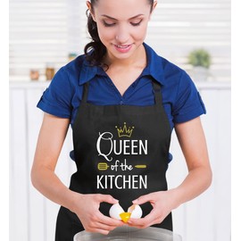Queen Of The Kitchen Funny quote Chef Baking Apron For Mothers Day, Birthday, Christmas, Thanksgiving With Two Pockets And Adjustable Neck Strap