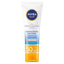 Protector Solar Facial NIVEA SUN Control Brillo Tono Claro, Cobertura de Larga Duración FPS 50+ 50ml