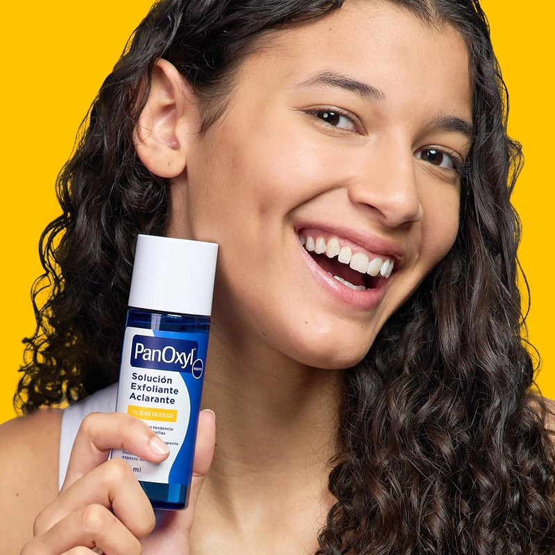 PanOxyl Solución Exfoliante Aclarante con 2% Ácido Salicílico 118 ml
