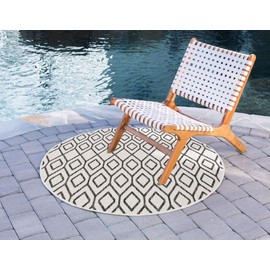 Jill Zarin Outdoor Collection Area Rug - Turks and Caicos (6' 7" Round Ivory/Black)