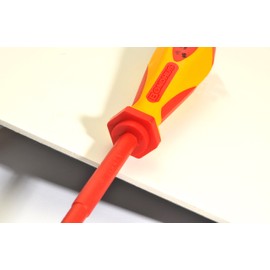 BONDHUS No.2433 Posidrive Insulated (VDE) Screwdriver, PZ3 x Shaft Length 5.9 inches (150 mm), Total Length: 10.4 inches (265 mm), Grip Diameter: 1.4 inches (36 mm)