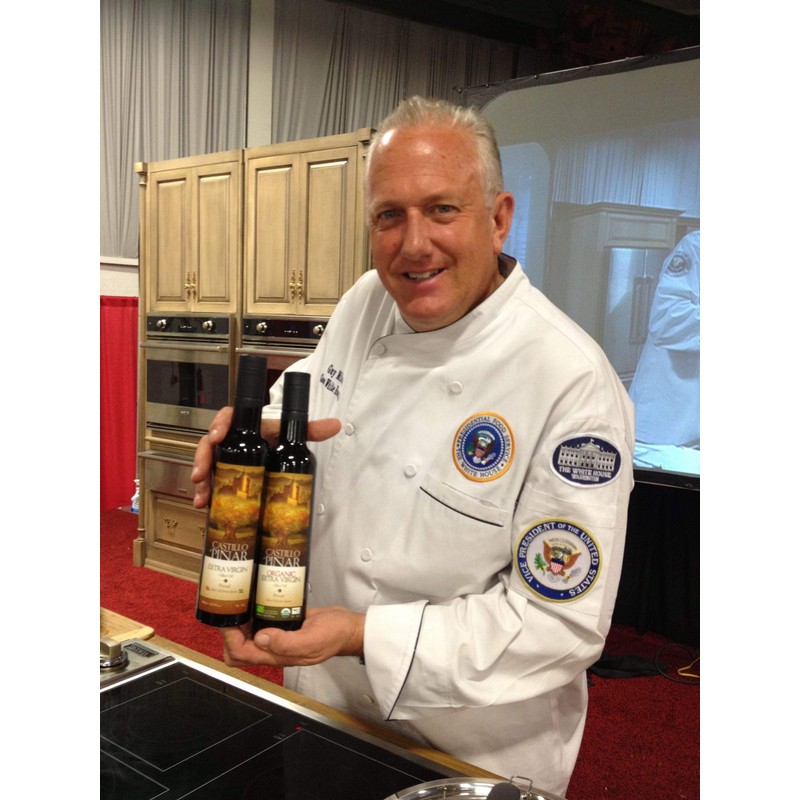 Castillo de Piñar Virgin Olive Oil VIRGIN 100% PICUAL. NON-GMO.