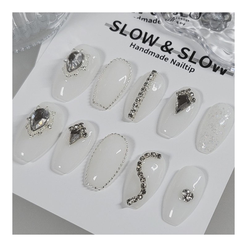 [Slow&Slow Nail Tips] White Crown Nail - Almond / [슬앤슬네일팁]
