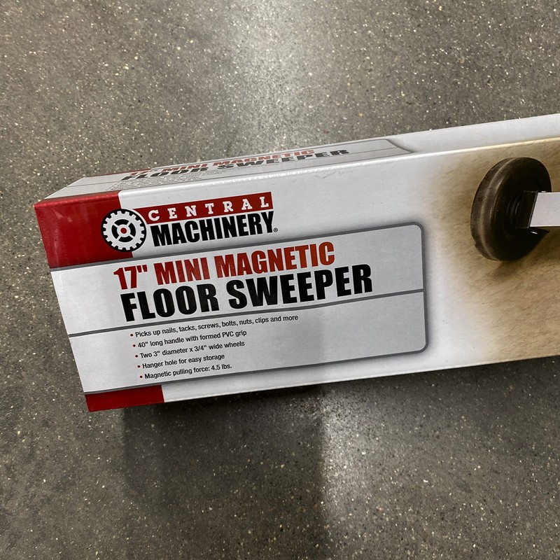 17 In. Mini Magnetic Sweeper