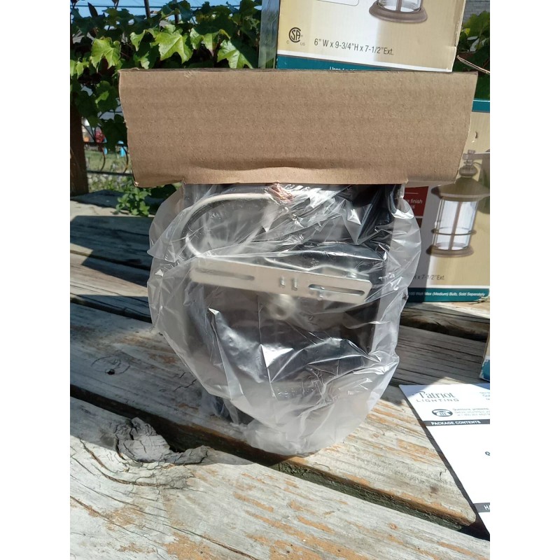 Patriot Lighting (1) Outdoor Wall Light Round Lantern Oil Rubbed
