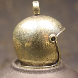 Aswalling Brass Skull HeadHelmet Bell Key Chains Pendants Punk Men Motorcycle Keychains Hanging Jewelry Vintage Copper Wind Chime