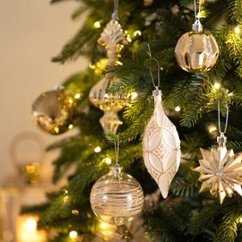 Valery Madelyn Christmas Tree Ornaments Set, 80ct White and Gold Shatterproof Christmas Tree Decorations Bulk, Elegant Hanging Ball Ornaments for Xmas Trees Holiday Decor