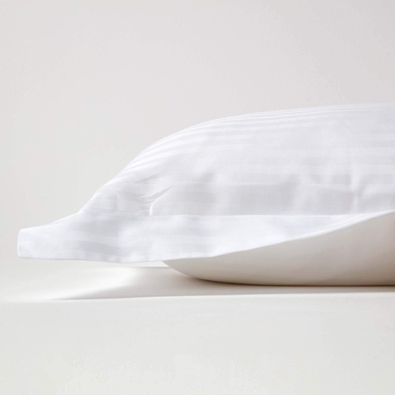 HOMESCAPES White Pure Egyptian Cotton King Size Oxford Pillowcase 330