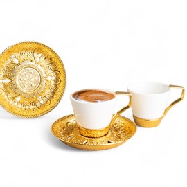 Alisveristime (Set of 2 Turkish Coffee Set with Porcelain Cups, Zamac Holders & Saucers – Selcuklu Ottoman Design, 80ml Capacity (Gold)