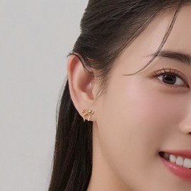 Gold&Deer 14K Goldfield Lovely Line Ribbon Earrings White Gold / 골드앤디어 14K 골드필드 러블리 라인 리본 귀걸이 화이트골드