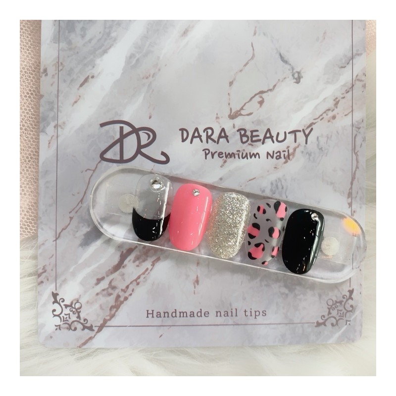 Next day delivery⭐Blackpink Hope Nail⭐ / 다음날발송⭐블랙핑크 호피네일⭐
