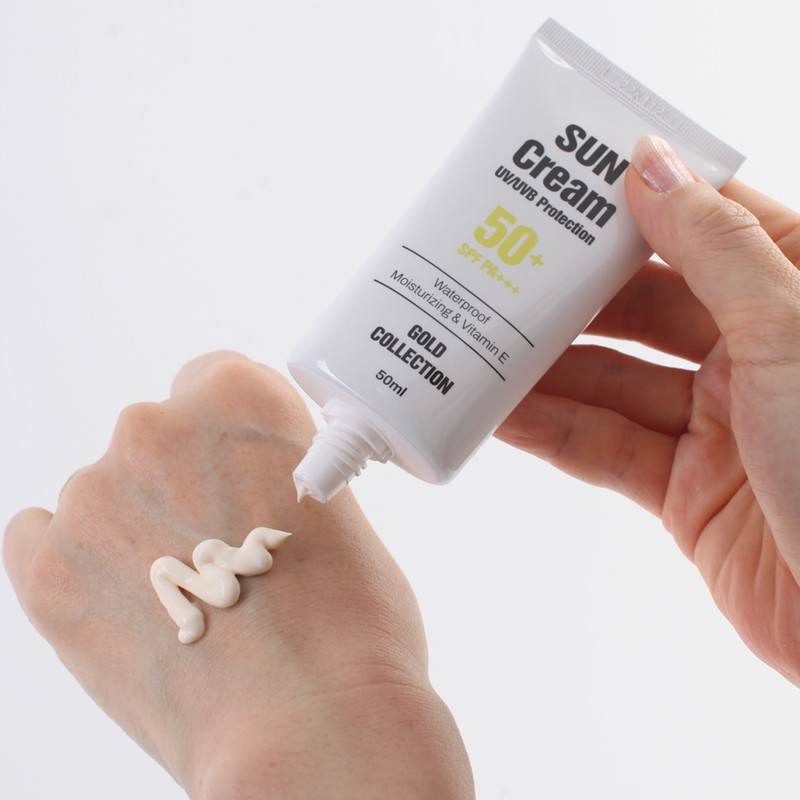 Reference is [1+1] Vitamin Tone-Up Sun Cream Gold Collection UV